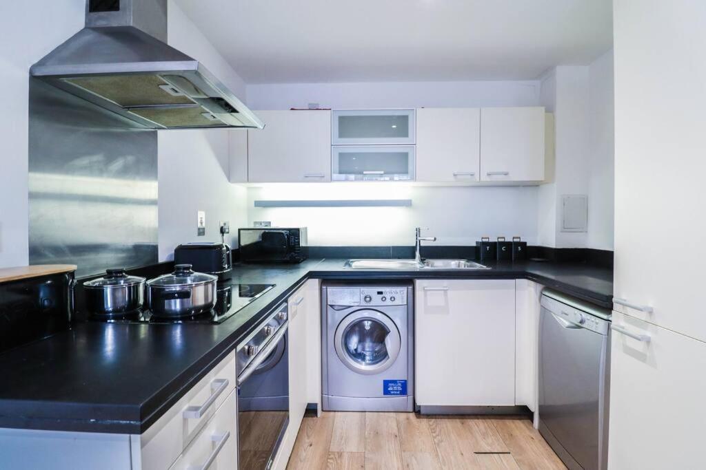 Stylish London 1 Bed Flat - 5 Mins From Canary Wharf Apartment Exterior photo